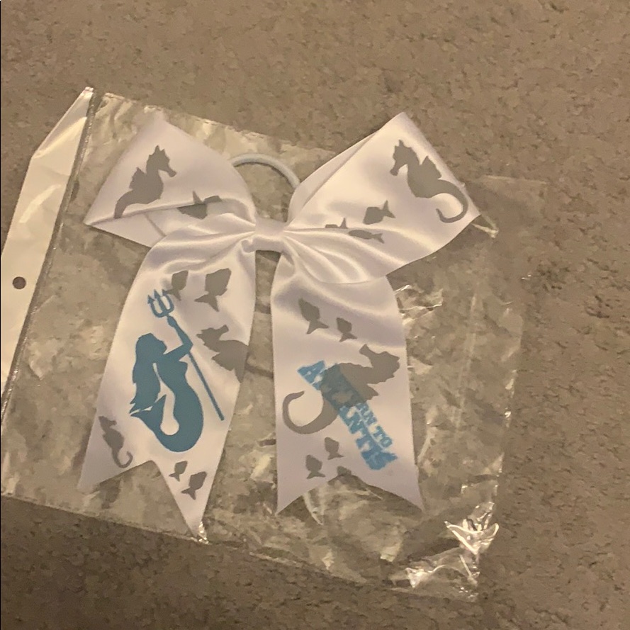 Cheering Bow